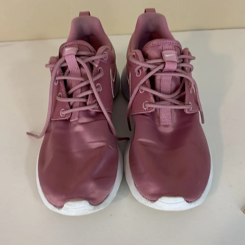 Nike Roshe One (gs) Big Kids Women’s Pink  Satin Shoes size 5Y 599729-618